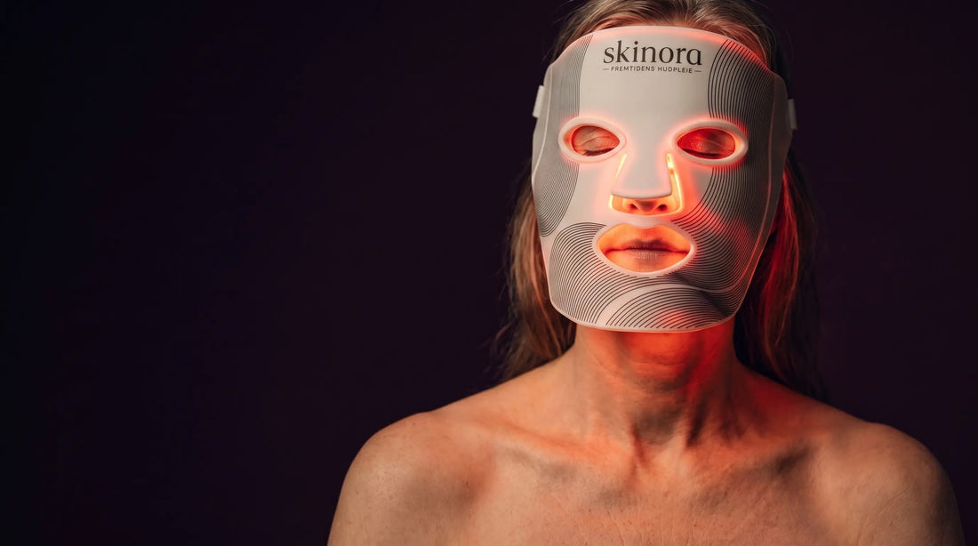 Skinora Radiance LED maske for rødt lys terapi i bruk
