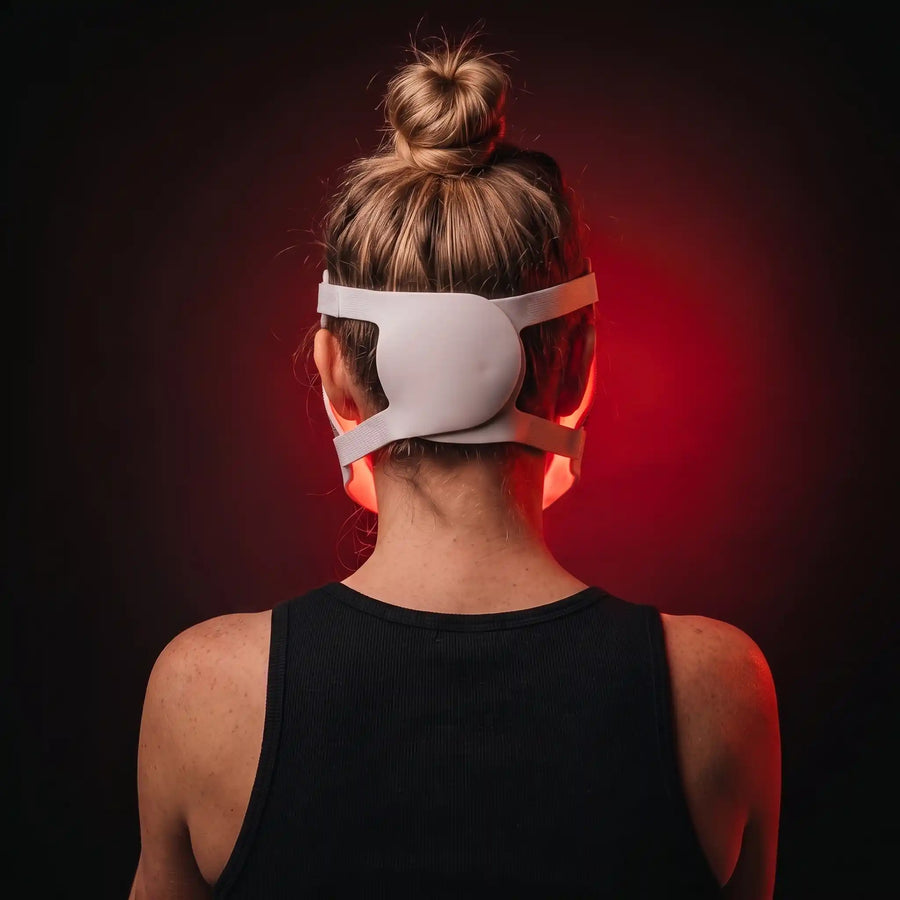 Skinora Radiance Face LED maske i bruk LED light therapy device